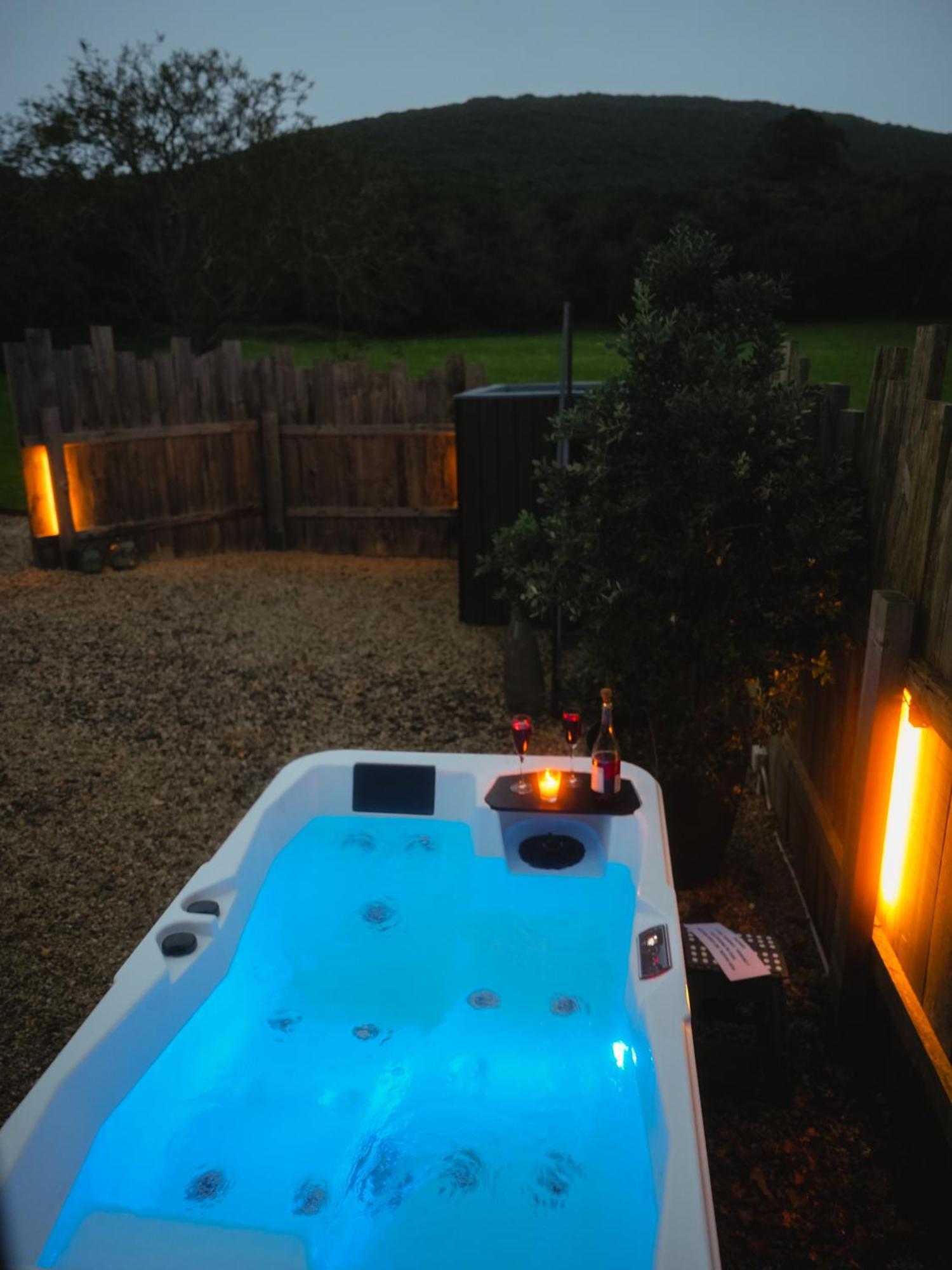 Vibe Luxury Cabins Arnuero Luaran gambar